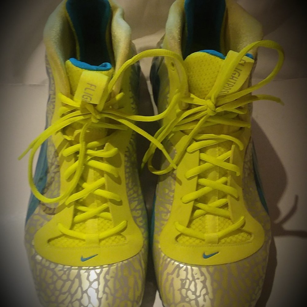#35 Like-New Nike air Flight posit Exposed sneaker